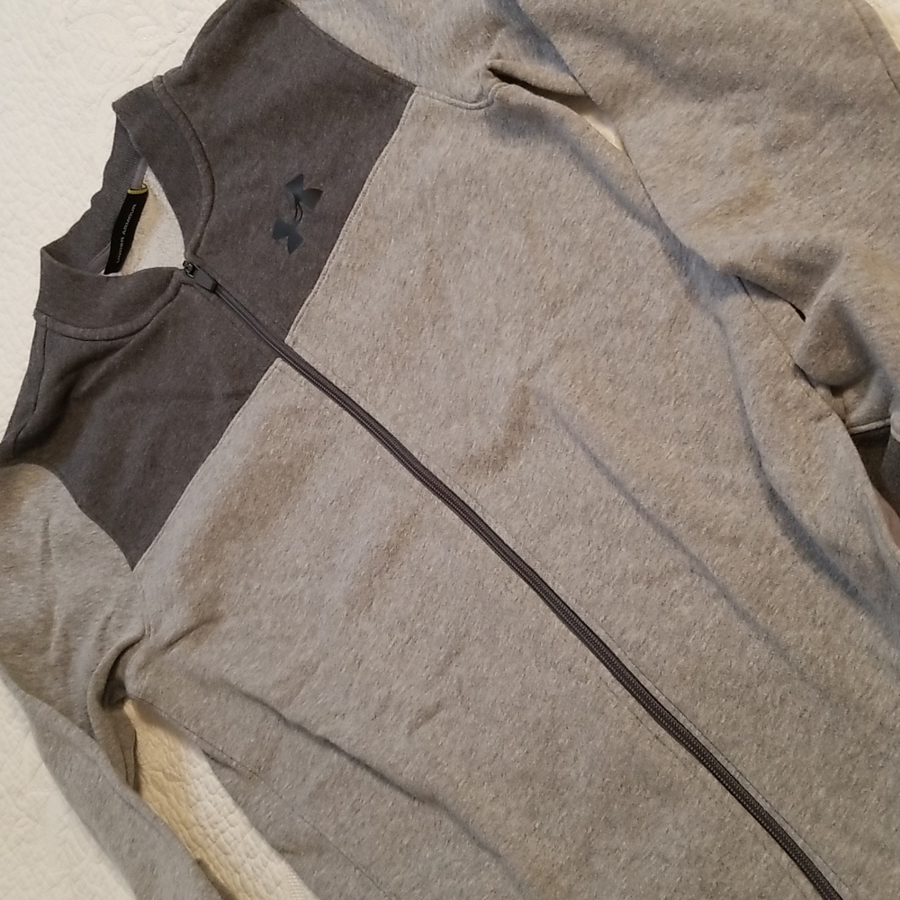 UNDER ARMOUR ZIPPERED SWEATSHIRT